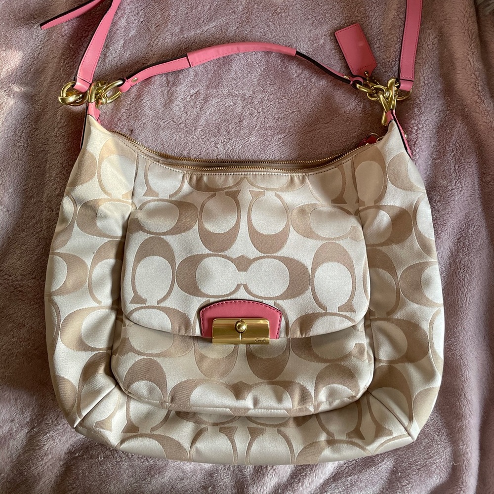COACH KRISTIN SIGNATURE LARGE HOBO STYLE: F22310